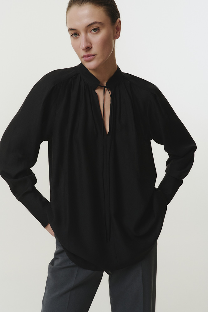 

Блуза струящаяся со складками, Чёрный