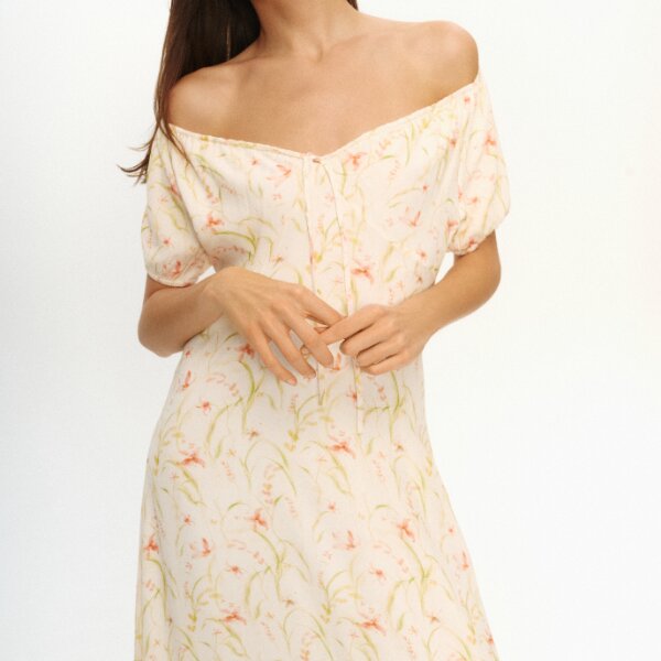 Платье миди приталенное с цветочным принтом