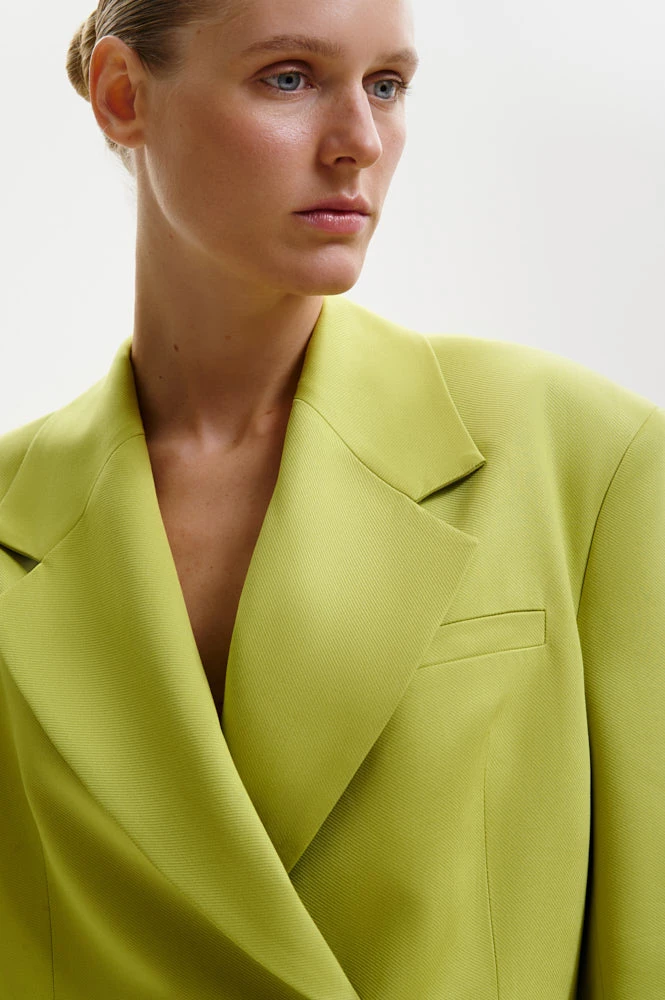 Жакет укороченный с необработанным краем