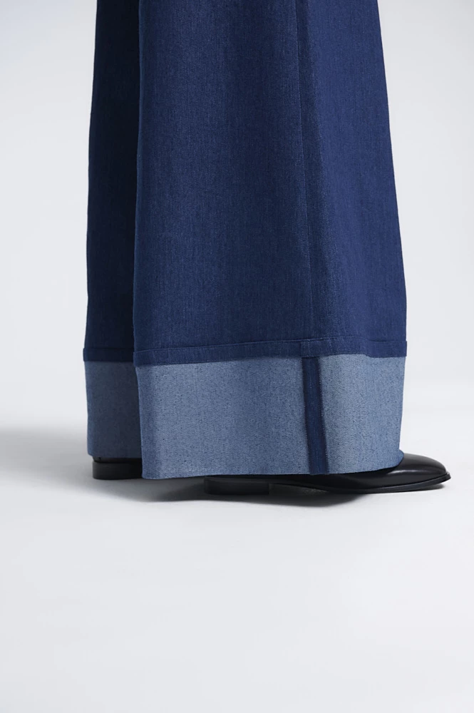 Широкие джинсы с высоким отворотом