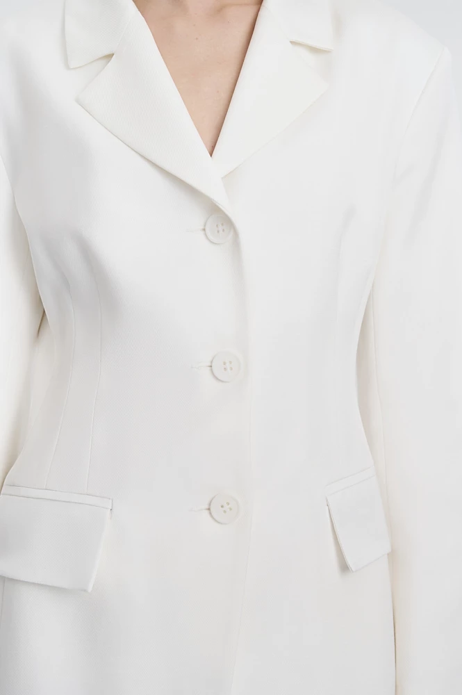 Жакет однобортный приталенного силуэта