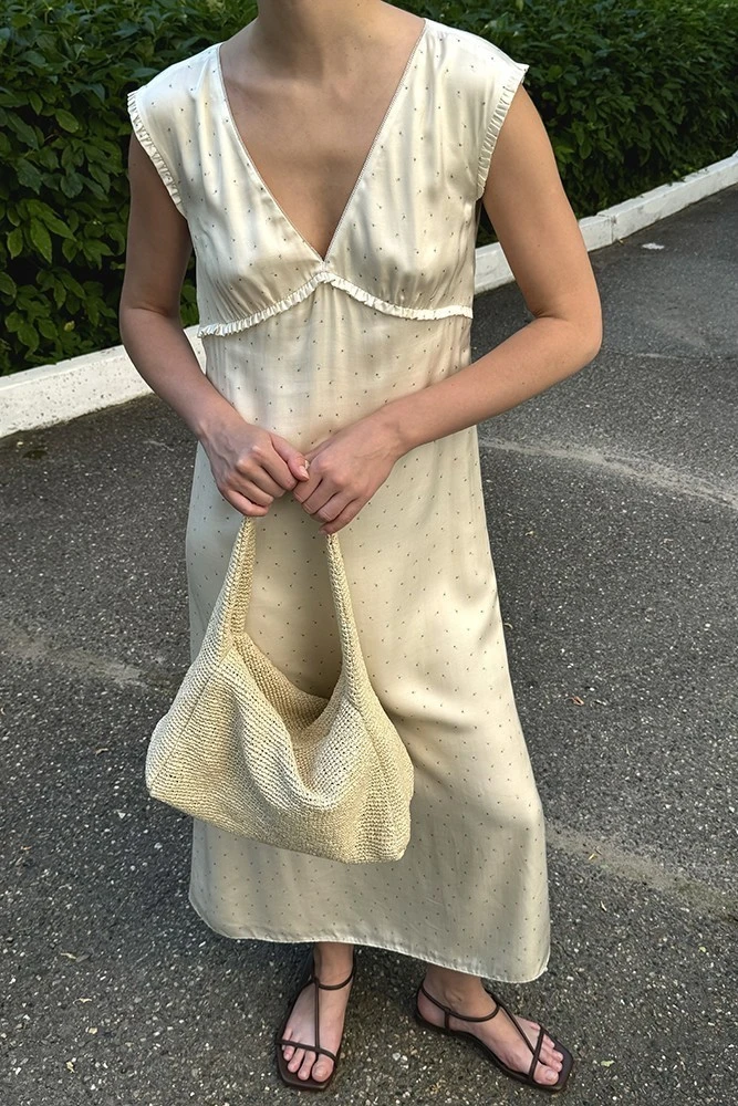 Платье миди в бельевом стиле с шелком