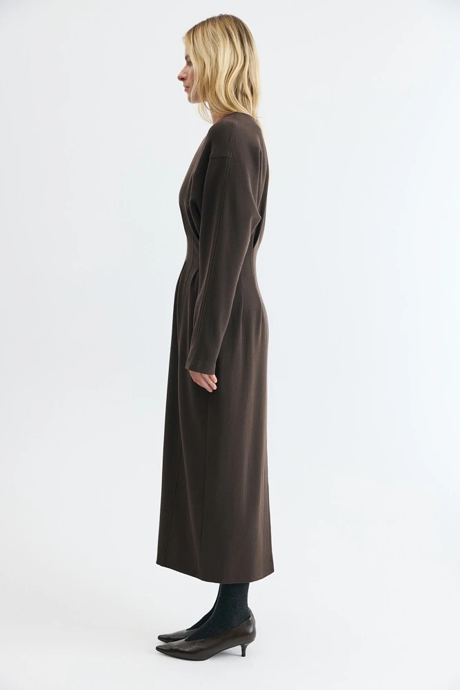 Платье силуэт песочные часы из премиальной итальянской шерсти