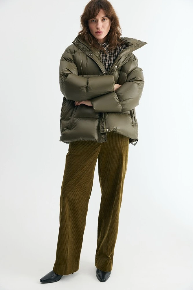 Пуховик укороченный с воротником-стойкой