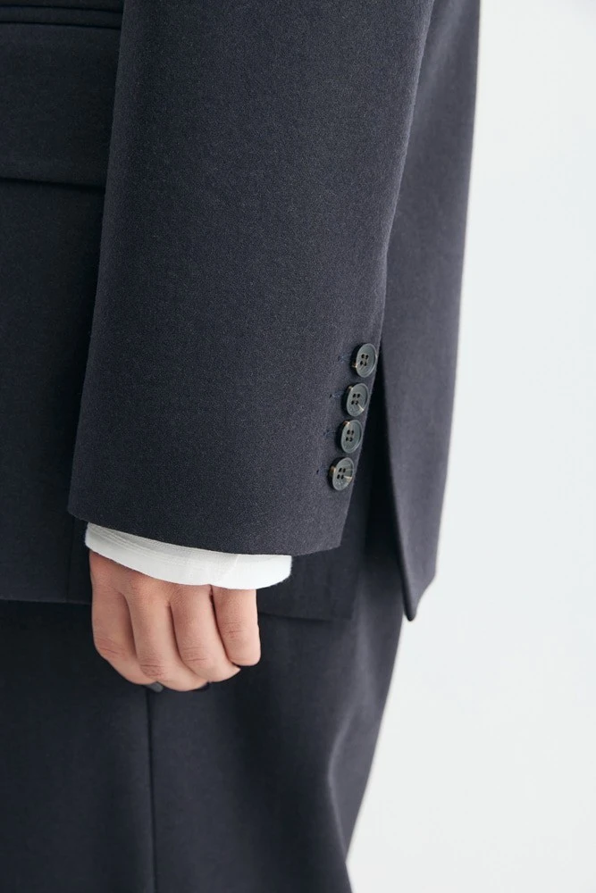 Жакет однобортный на три пуговицы из премиальной итальянской шерсти