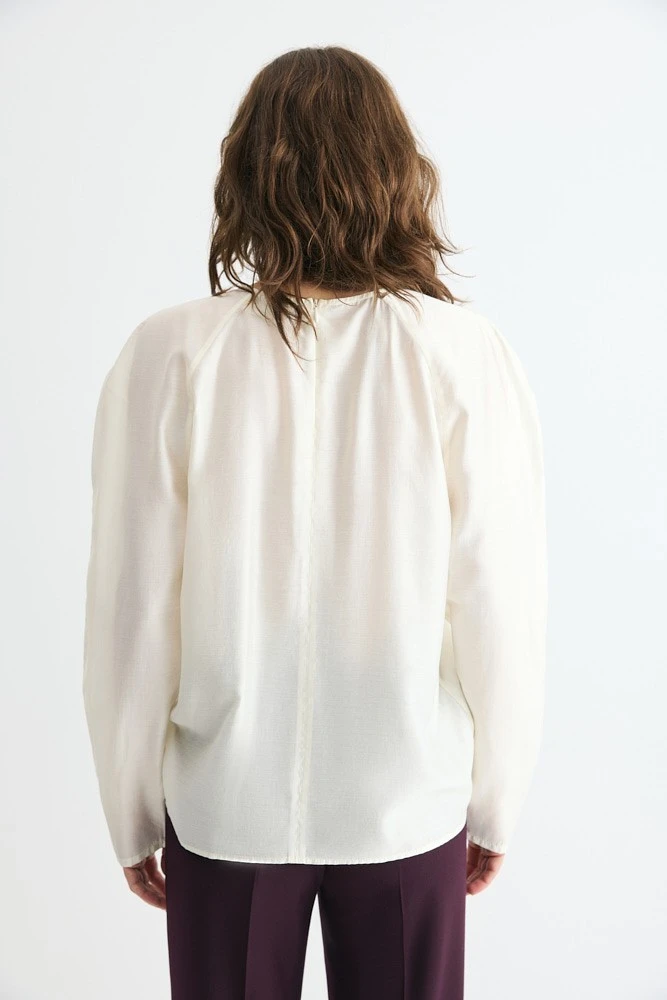 Блуза полупрозрачная О-силуэта