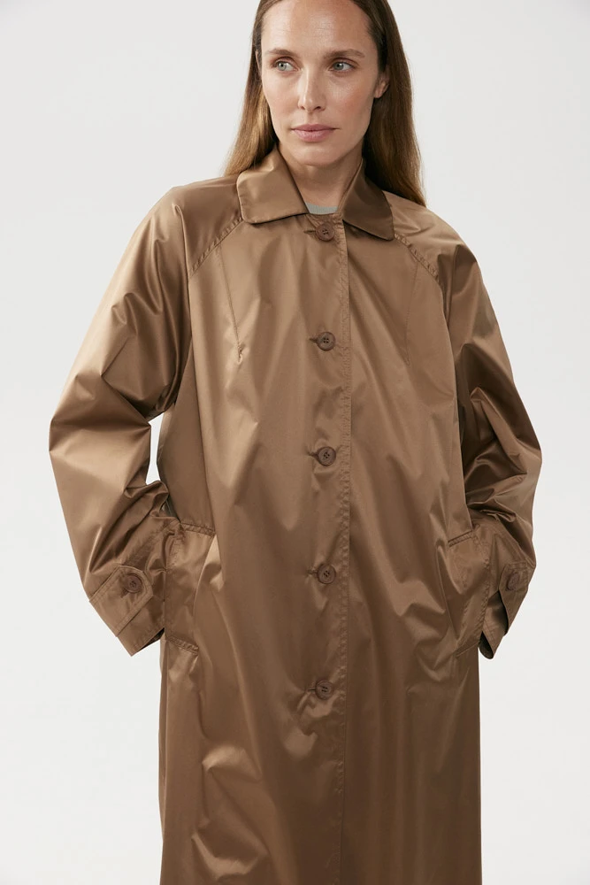Тренч однобортный с сатиновым финишем