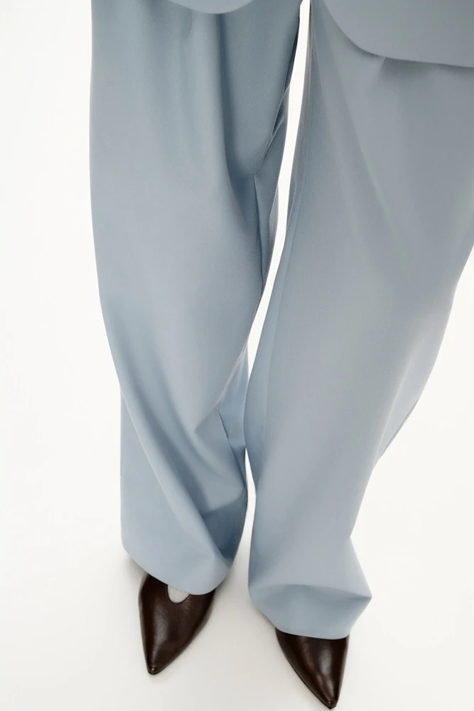 Брюки широкие со складками