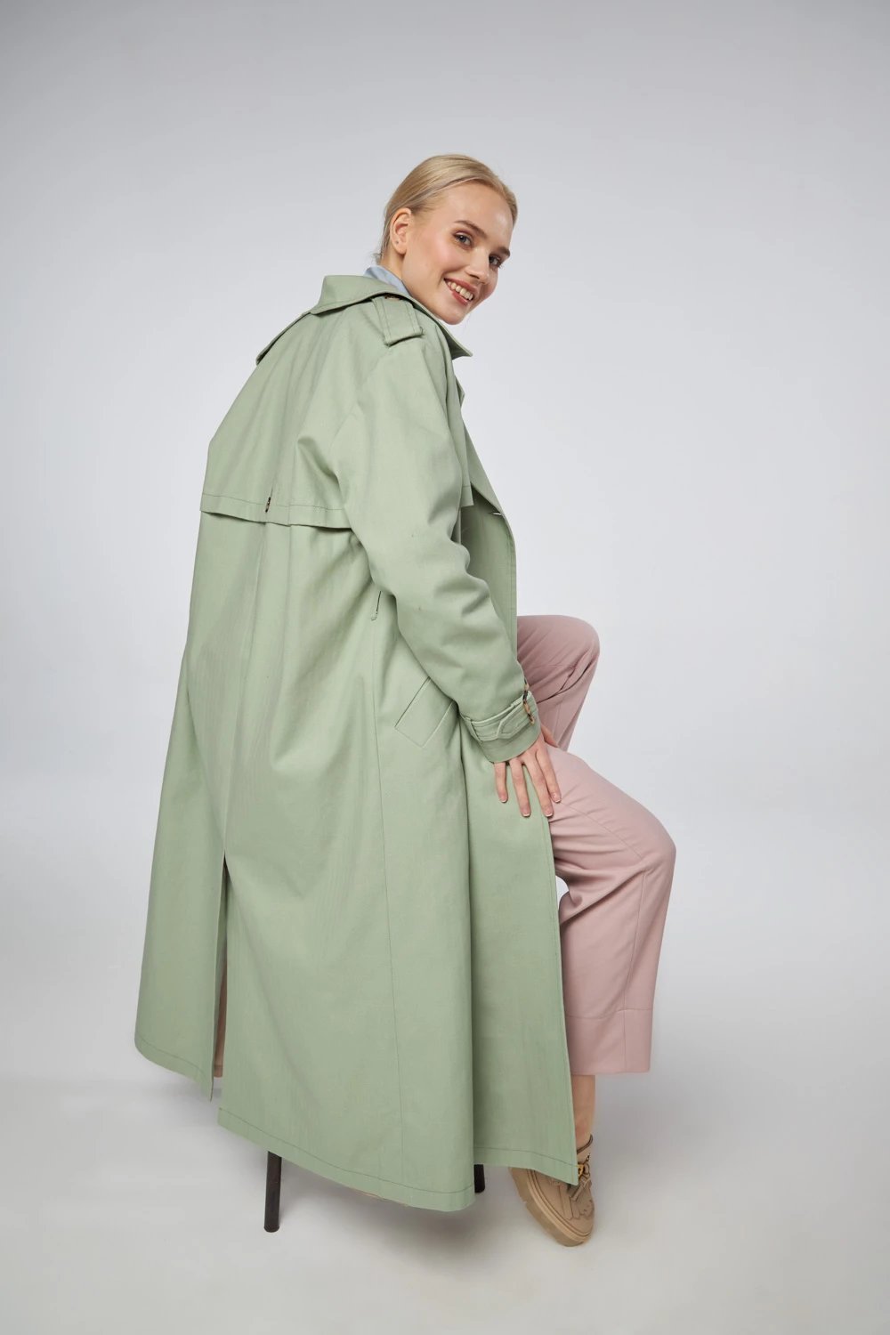 Тренч с отлетной кокеткой