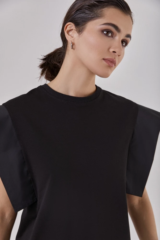 Футболка с квадратными рукавами