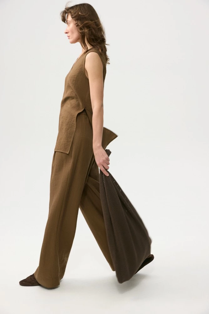 Топ удлинённый из фактурной ткани со льном