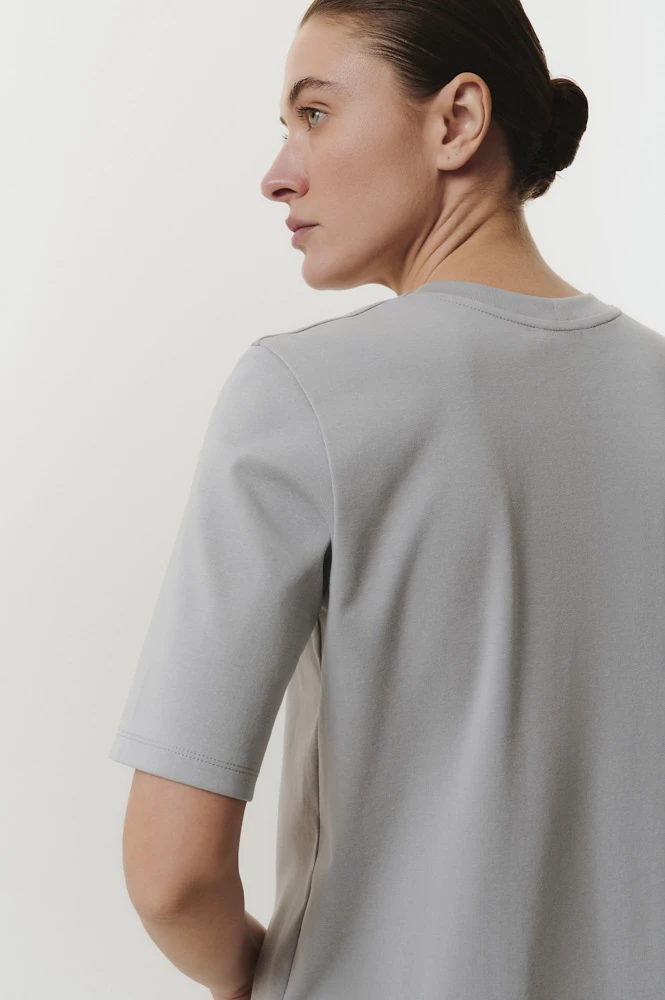 Футболка базовая с удлиненным рукавом