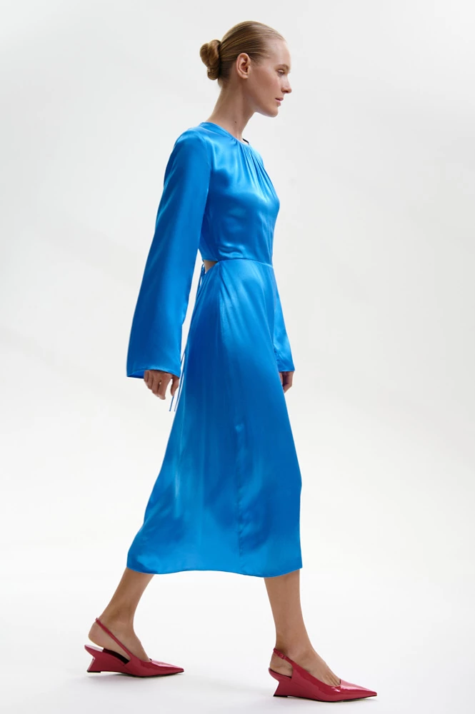 Платье миди с вырезом на спине