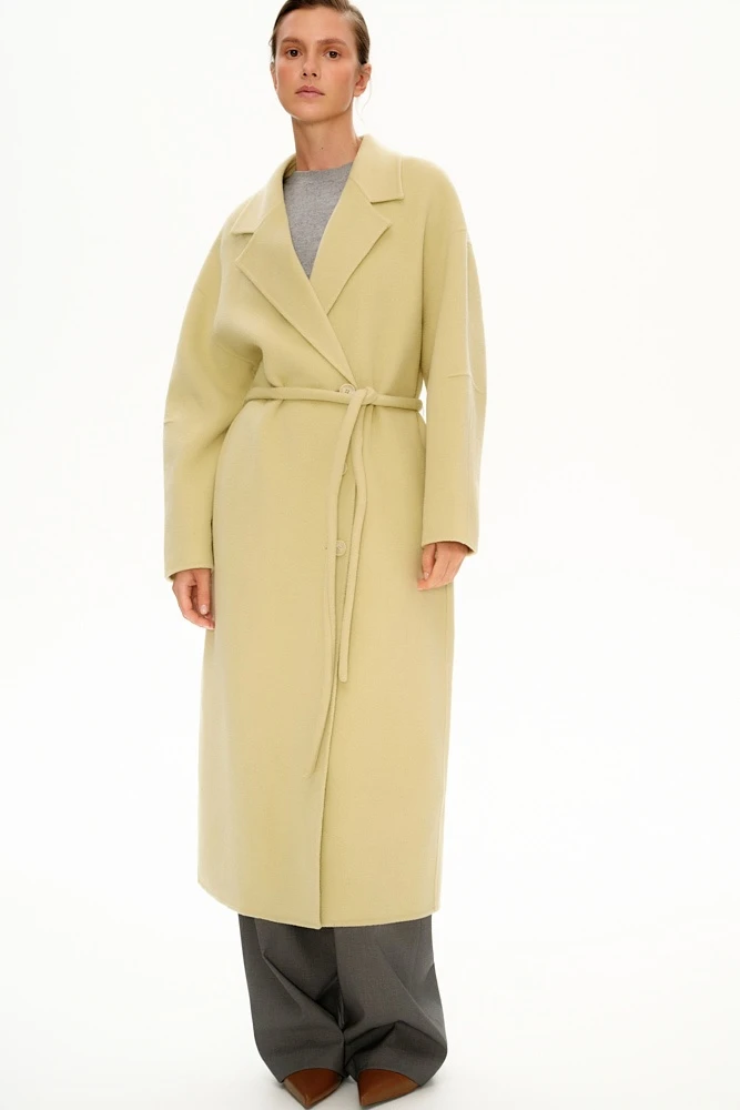 Пальто из шерсти с поясом