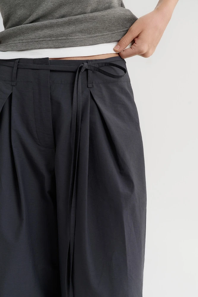 Брюки широкие со складками