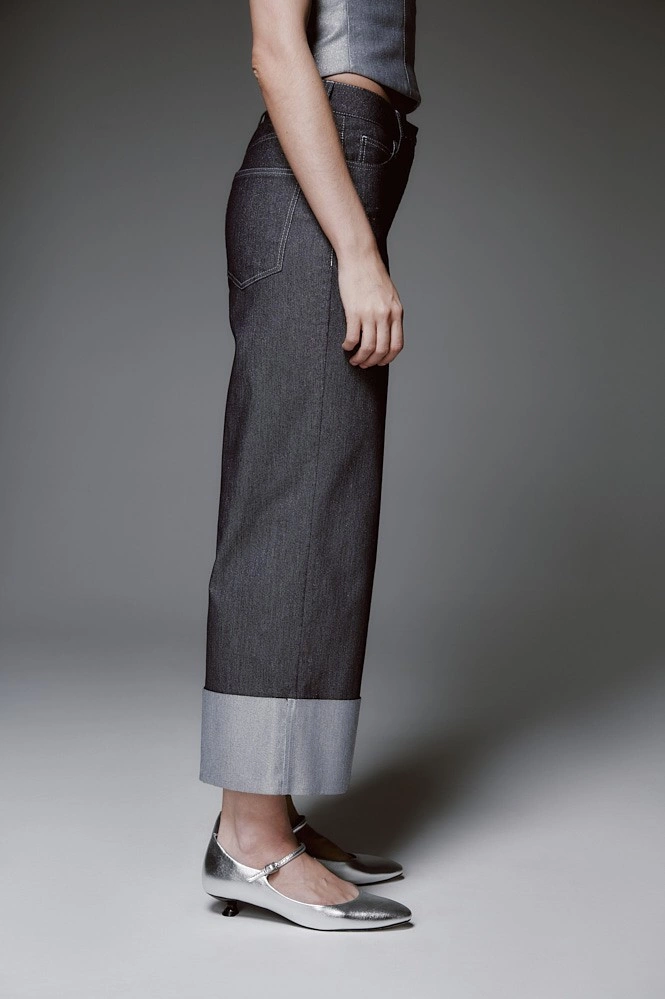 Джинсы с подворотами из денима с металлизированной нитью