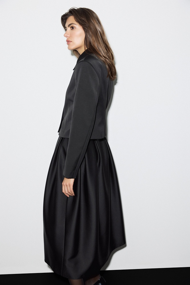 Жакет укороченный из костюмного атласа