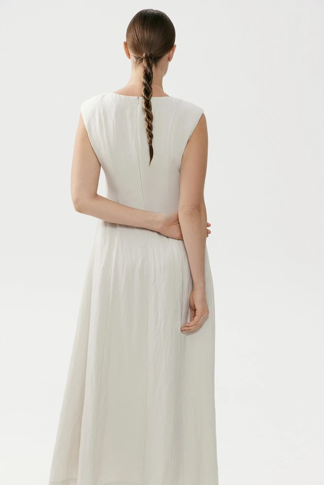 Платье макси приталенное из жатой ткани