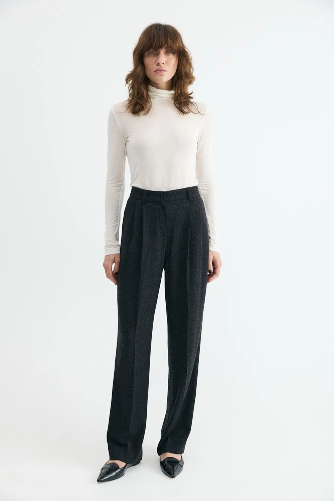 Брюки зауженные со средней посадкой