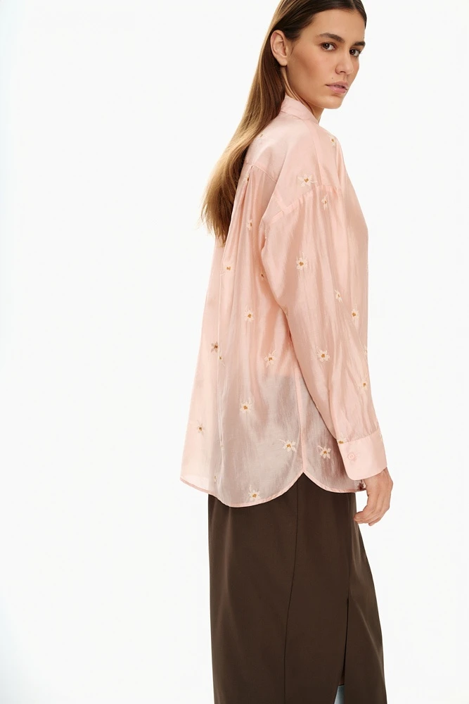 Рубашка полупрозрачная с вышивкой
