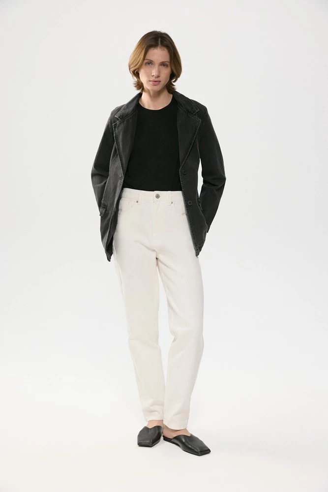 Джинсы зауженные