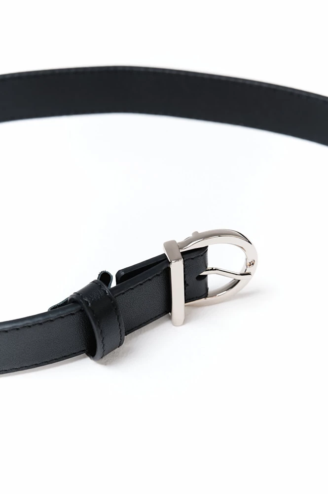 Ремень с полукруглой пряжкой