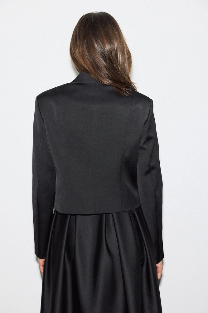 Жакет укороченный из костюмного атласа