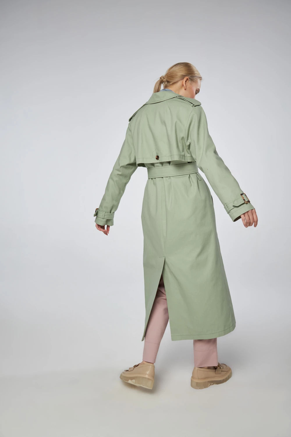 Тренч с отлетной кокеткой