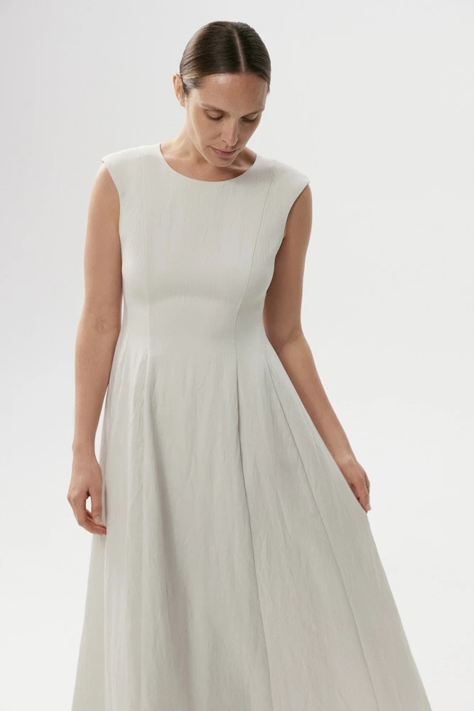 Платье макси приталенное из жатой ткани