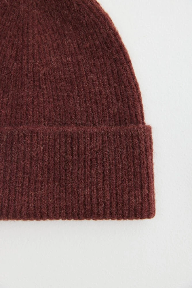 Шапка с отворотом из шерсти с альпака