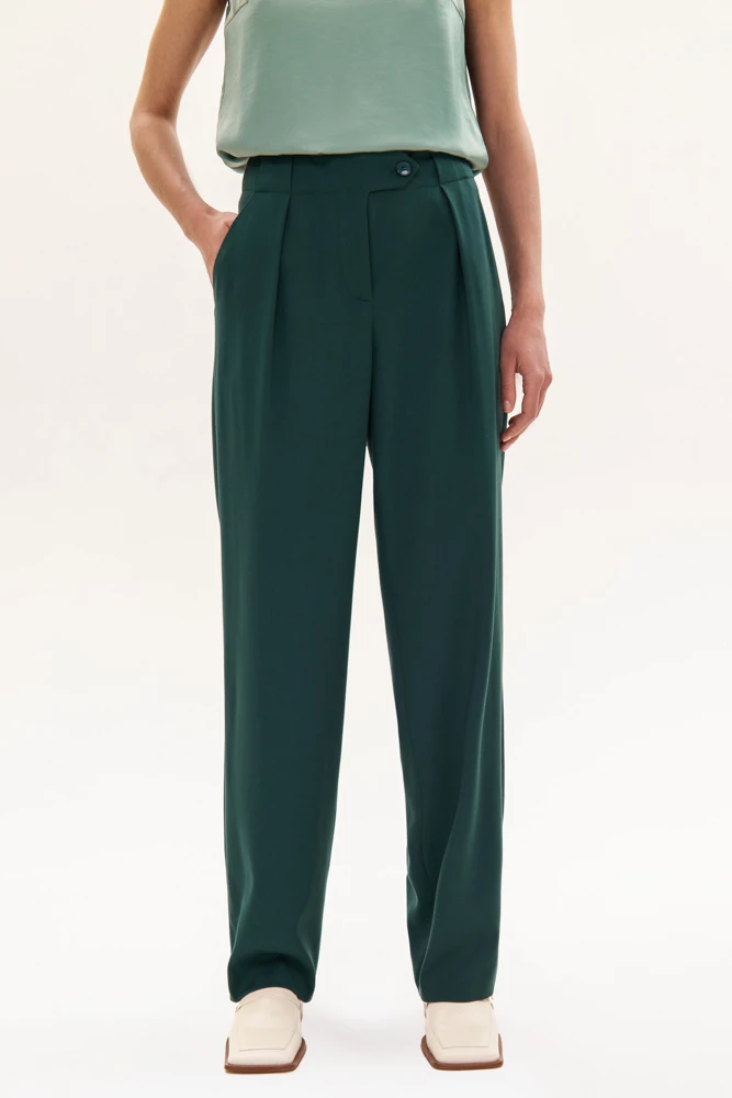 Брюки прямые со складками