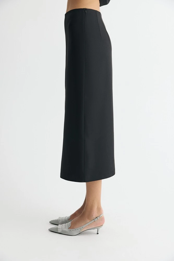 Юбка миди с разрезом спереди