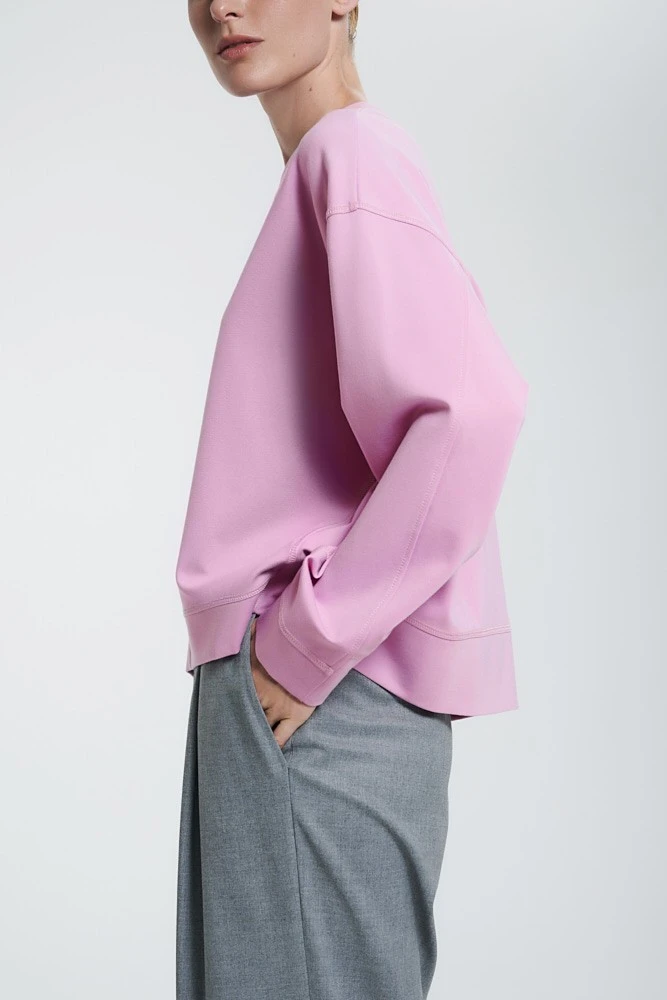 Свитшот из итальянского трикотажа с декоративной отстрочкой