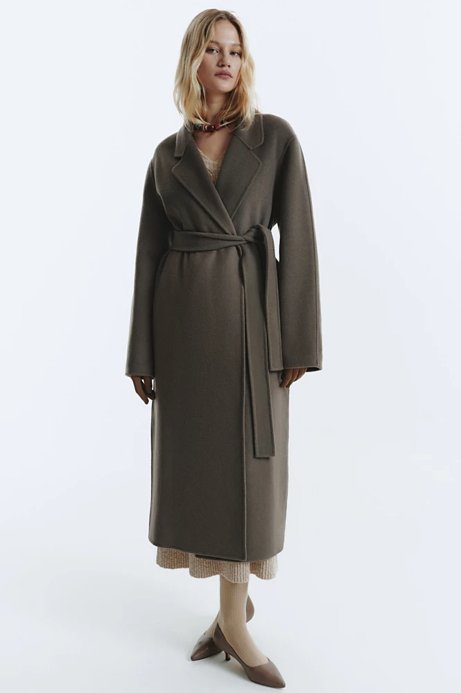 Пальто на запах из шерсти