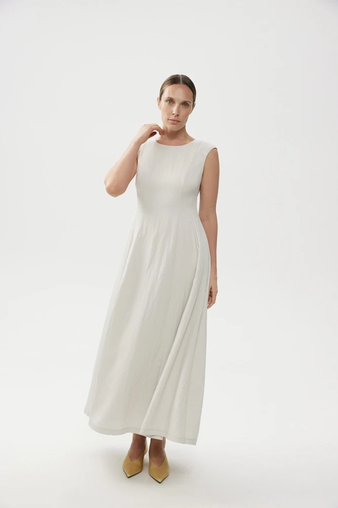Платье макси приталенное из жатой ткани
