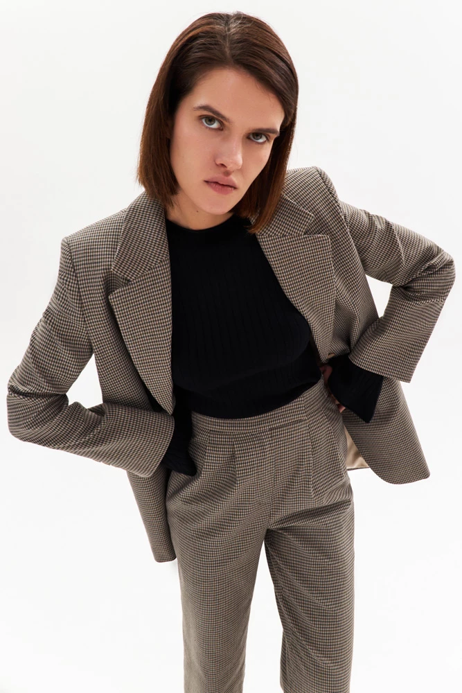 Жакет однобортный прямого силуэта