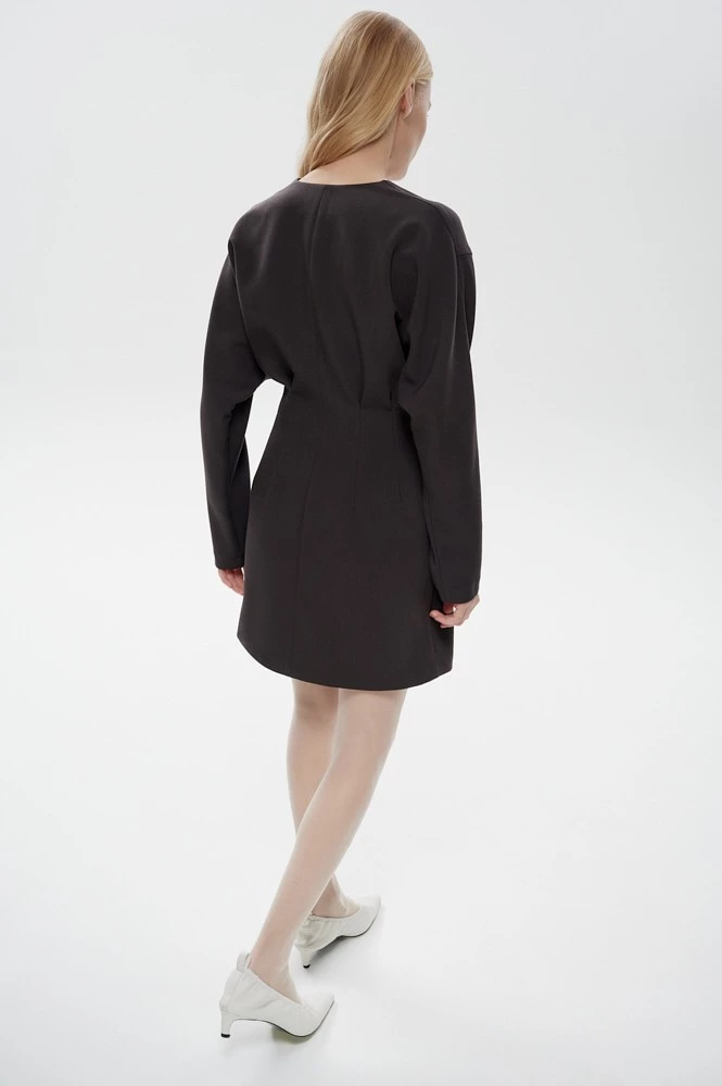 Платье мини силуэт песочные часы