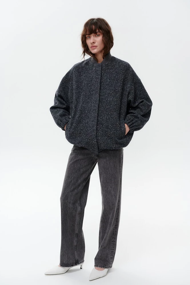 Бомбер объёмный из фактурной шерсти