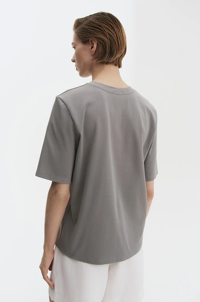 Футболка базовая с удлиненным рукавом