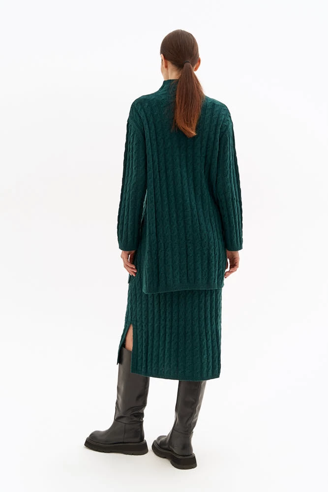 Свитер удлиненный с косами
