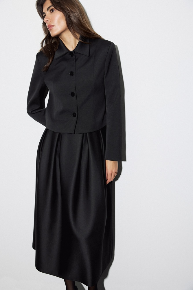 Жакет укороченный из костюмного атласа