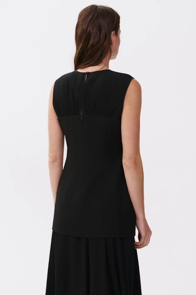 Топ приталенный с итальянской фактурной вискозой