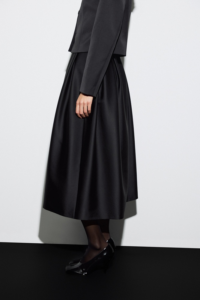 Юбка миди с встречными складками