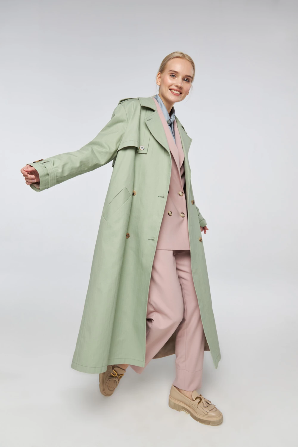 Тренч с отлетной кокеткой