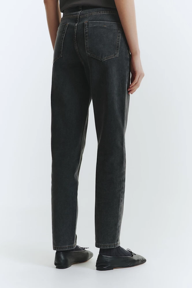 Джинсы зауженные