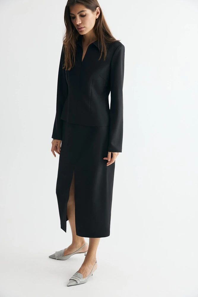 Юбка миди с разрезом спереди