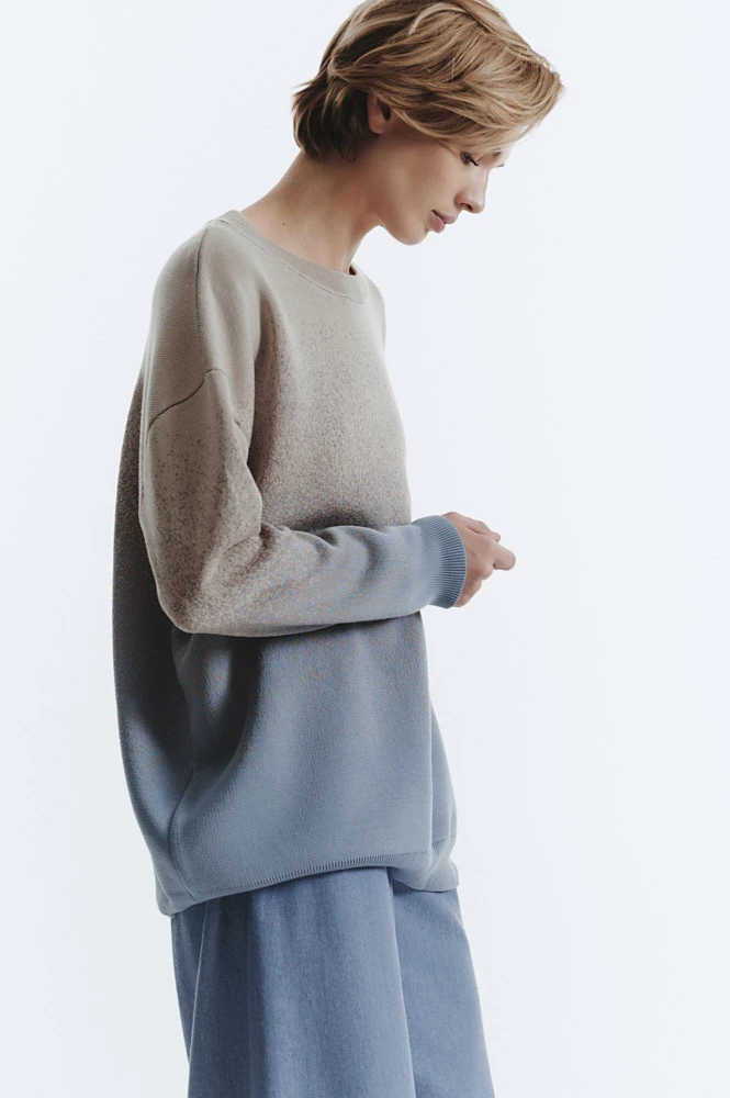 Джемпер с эффектом градиент