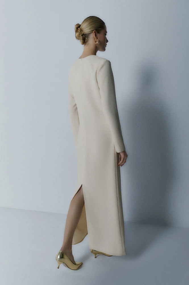 Платье длина макси полуприлегающего силуэта