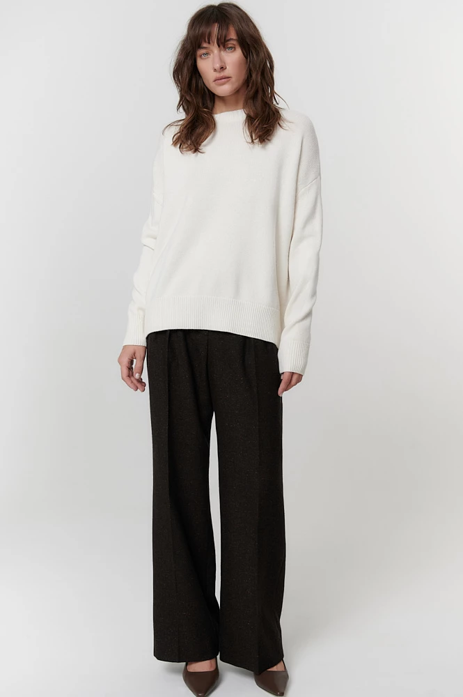 Свитер оверсайз с круглой горловиной