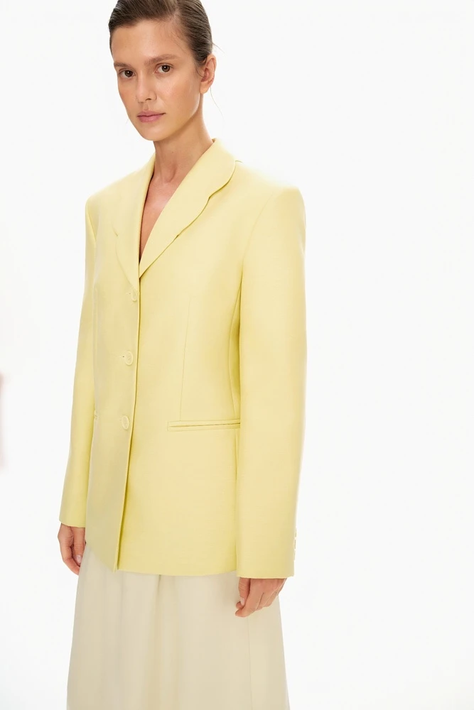 Жакет однобортный с акцентным воротником